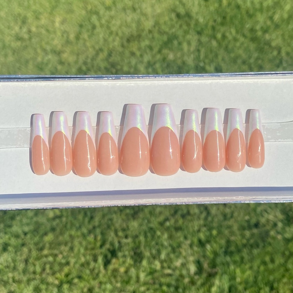 Press on nails